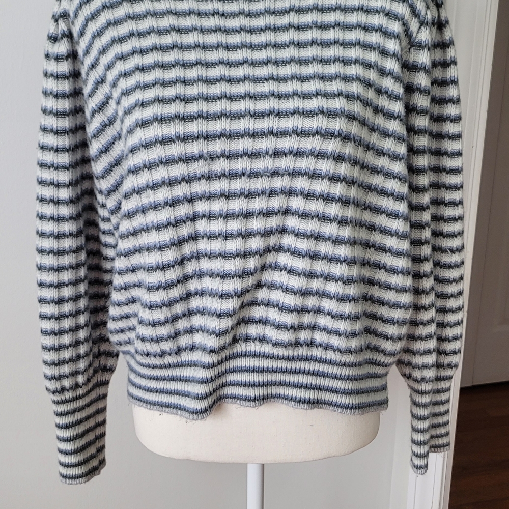 Multi Color Sweater - Picture 4 of 4